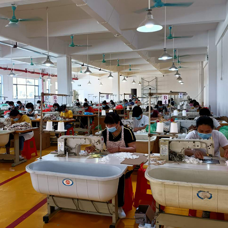 Szkolenie dla nowych pracowników zatrudnionych w fabryce Toona Baby